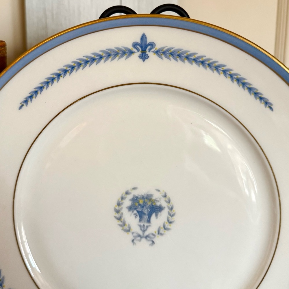 Vintage Set/2 Lamberton Ivory China, “Puritan” Dinner Plates,Fleur de Lis,10.38” - Picture 4 of 11
